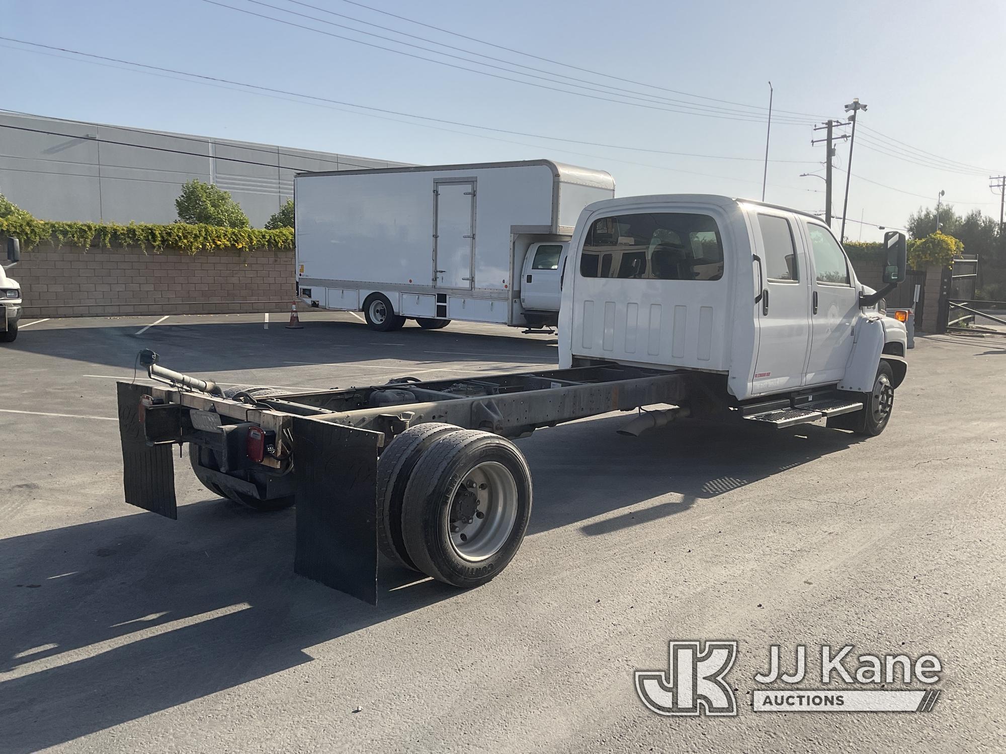 (Jurupa Valley, CA) 2009 GMC C5E042 Crew Cab Chassis 4-DR Runs & Moves