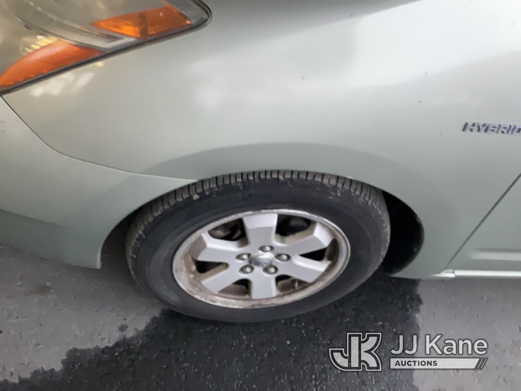 (Jurupa Valley, CA) 2007 Toyota Prius Hybrid 4-Door Liftback Runs & Moves, Paint Damage