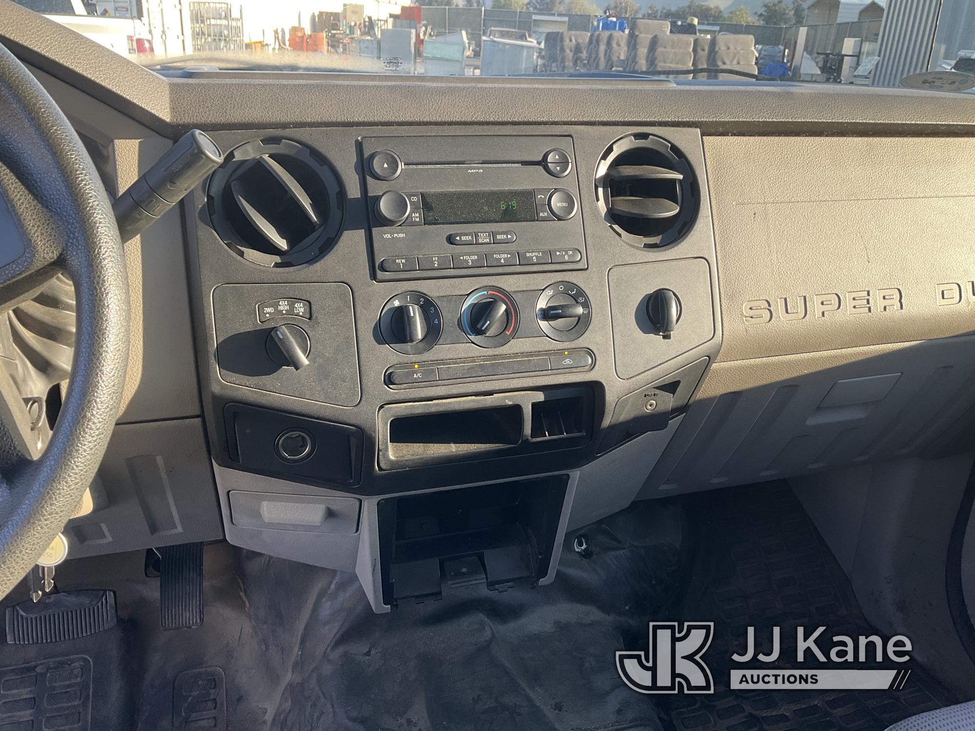 (Jurupa Valley, CA) 2008 Ford F250 4x4 Crew-Cab Pickup Truck Runs & Moves, Body Damage