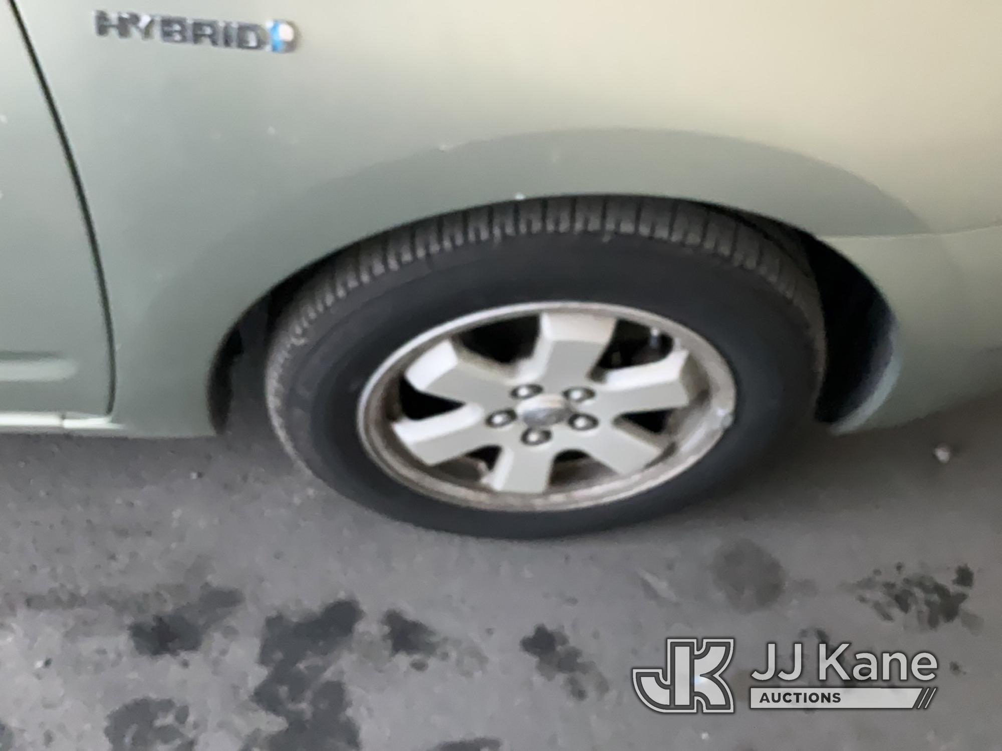 (Jurupa Valley, CA) 2007 Toyota Prius Hybrid 4-Door Liftback Runs & Moves, Paint Damage