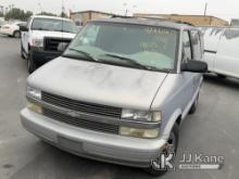 (Jurupa Valley, CA) 1999 Chevrolet Astro Extended Sports Van Runs & Moves, Paint Damage
