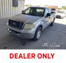 2004 Ford F-150 Regular Cab Pickup 2-DR Runs & Moves, Air Bag Light Is On , Cracked Windshield,  Pai