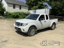 2015 Nissan Frontier 4x4 Extended-Cab Pickup Truck, Front differential is shot, needs windshield sta