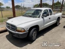 2004 Dodge Dakota Extended-Cab Pickup Truck Runs and Moves