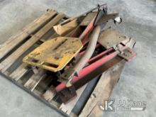 (Sparta, MI) Lot of (2) Hein-Werner Model 54 1/2 Ton Capacity Transmission Jacks NOTE: This unit is