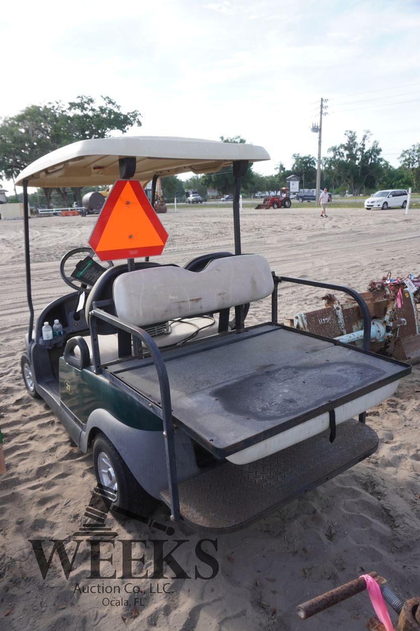 CLUB CAR GOLF CART