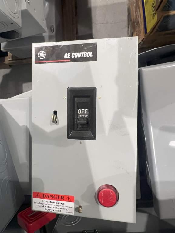 30 AMP, 60 AMP, 100 AMP, 200 AMP HEAVY DUTY SAFETY SWITCHES AND CURRENT TECHNOLOGY DISCONNECT SWITCH