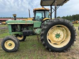 John Deere 2120 Diesel Traactor