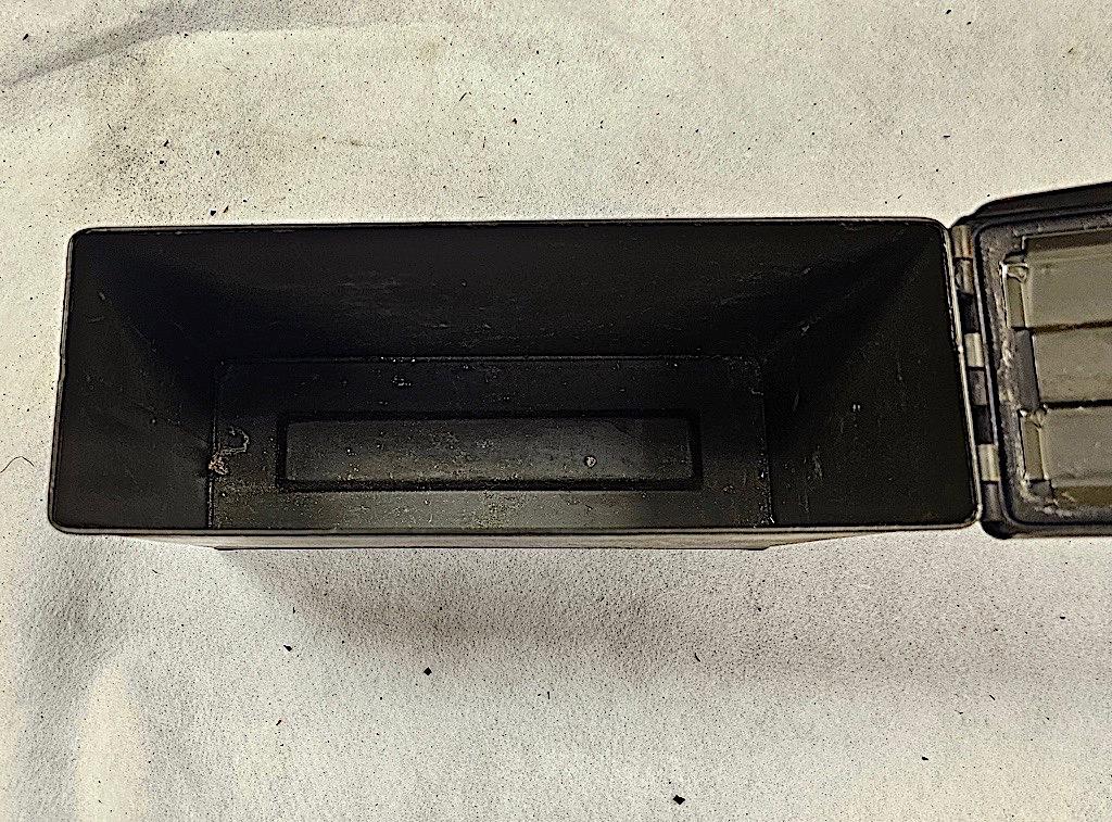 US MILITARY 200 ROUND AMMO CAN - MARKED 7.62 MM, NATO OM82