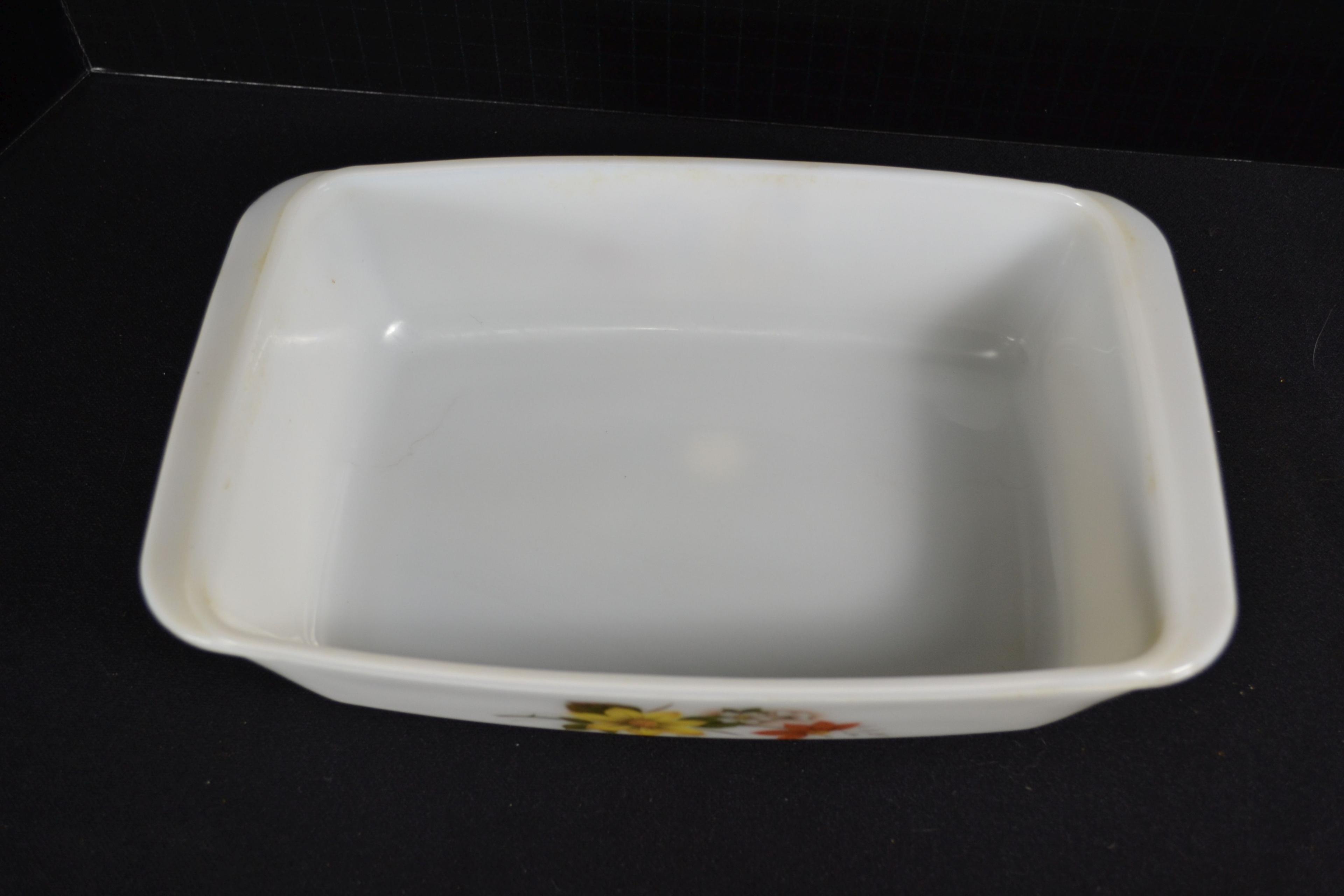 JAJ Pyrex Autumn Glory 524 Space Saver from England; No Lid