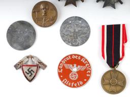 WWI WWII GERMAN IRON CROSS MEDALS BADGE LOT