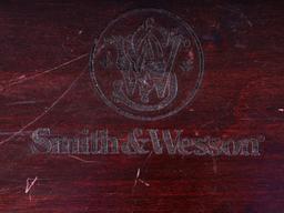 SMITH & WESSON MAHOGANY WOODEN PRESENTATION CASE