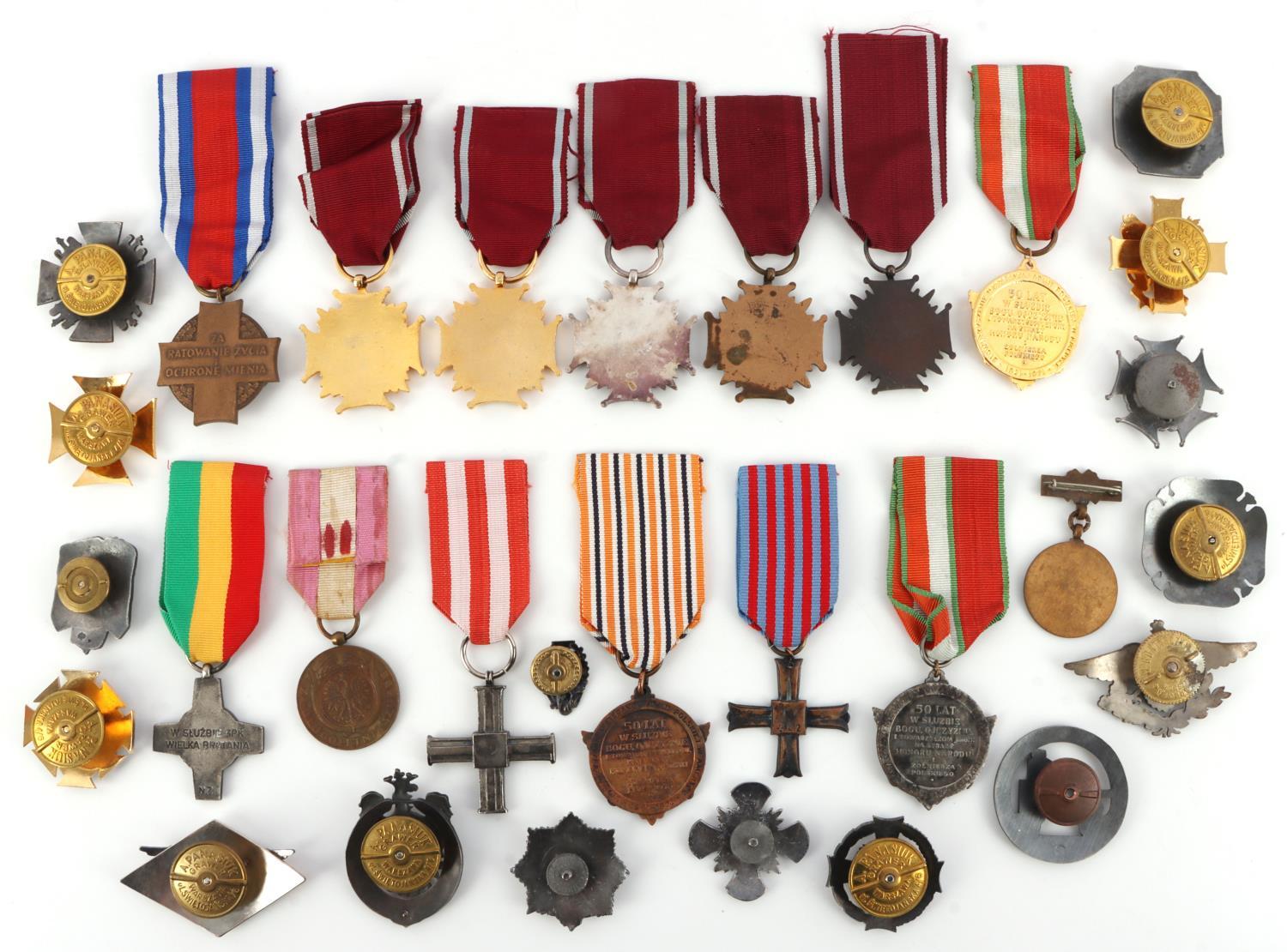 30 WWI TO POST WAR POLISH MILITARY REGIMENT MEDALS