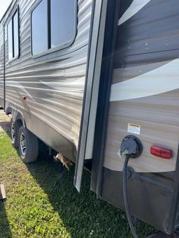 2015 Forest River 27ft Travel Trailer W/t