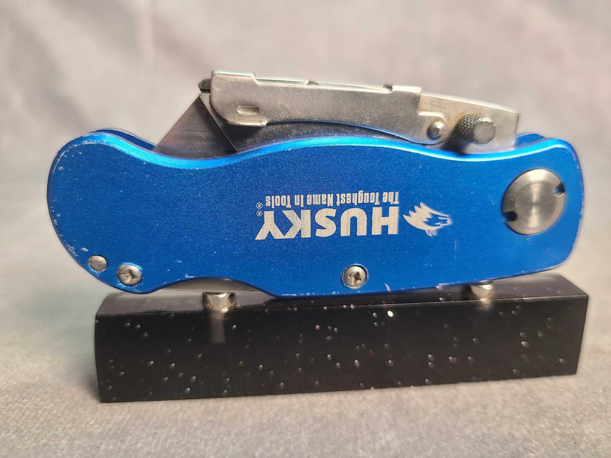 SMALL MULTI TOOLS AND AND UTILITY KNIFE