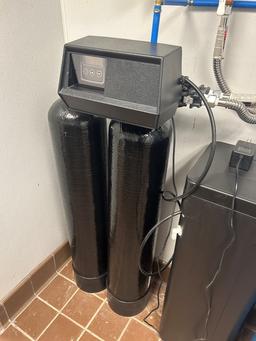 2022 Pentair EverPure Reverse Osmosis System W/ All Attached Items