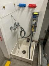 Diversey Sanitizer Dispenser W/ Poly Tub
