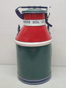 Standard Oil 5 Gallon Can with Locking Lid