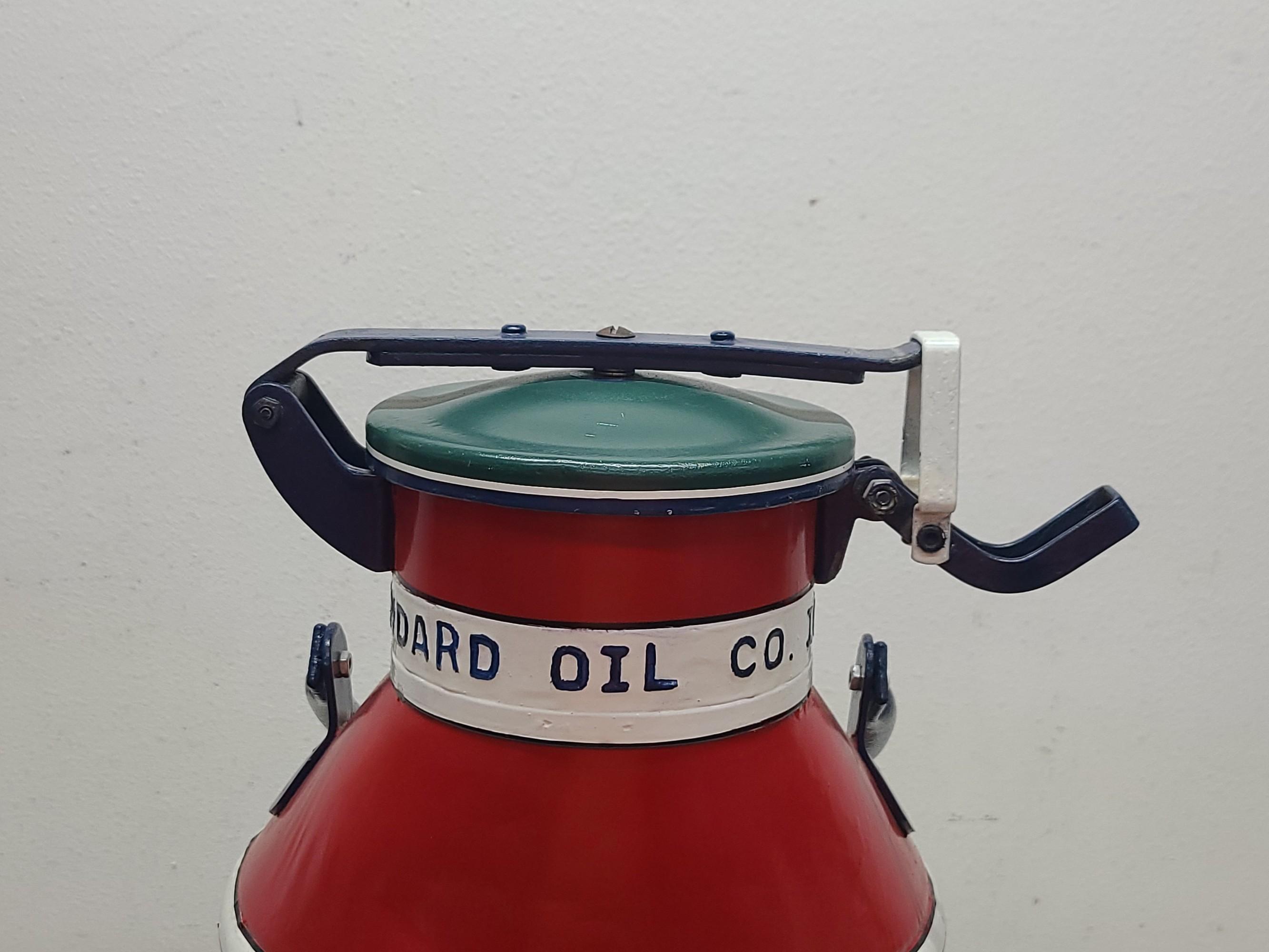 Standard Oil 5 Gallon Can with Locking Lid