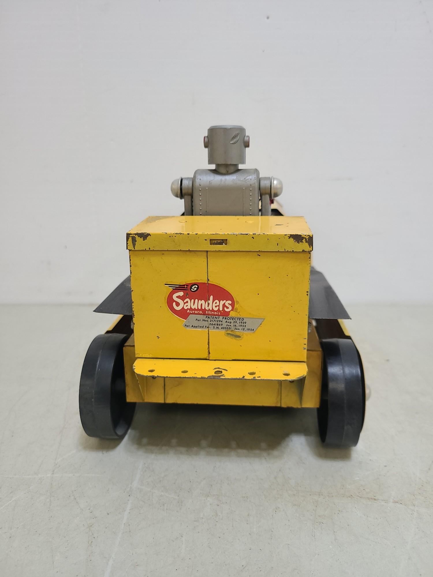 Saunders Marvelous Mike Battery Op Toy