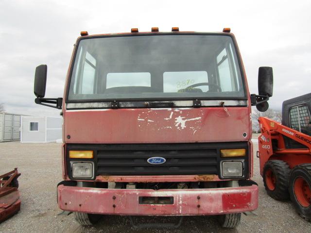 8870 1986 6600 FORD SERVICE TRUCK NO TITLE "SALVAGE BAD CLUTCH"