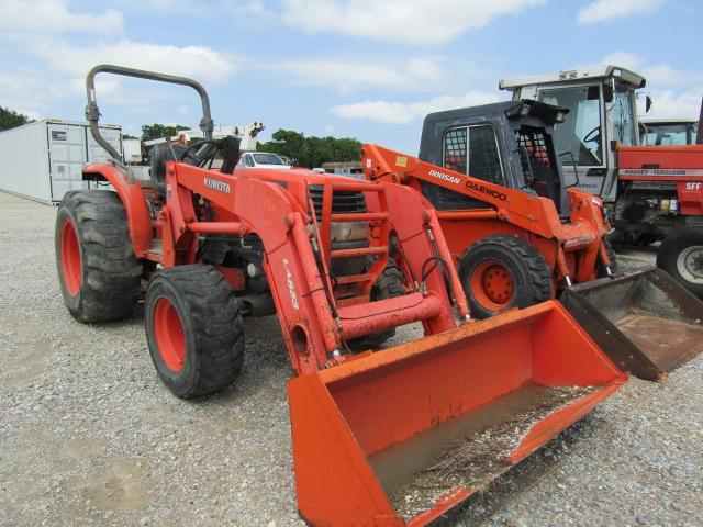 9306 L5030 KUBOTA 2 POST MFD W/LA853 KUBOTA LOADER "SALVAGE BAD ENGINE"