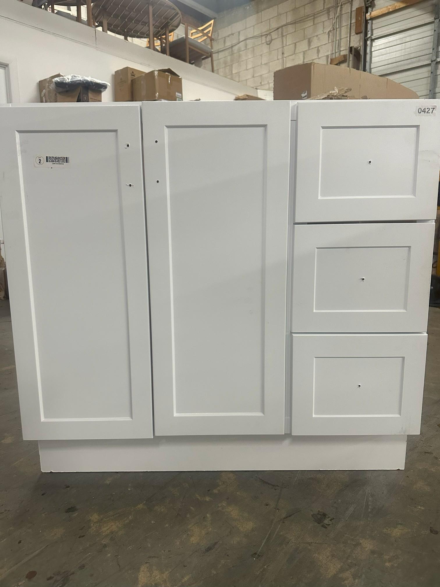 36In Style Selects White Single Sink Bathroom Cabinet With Mirror