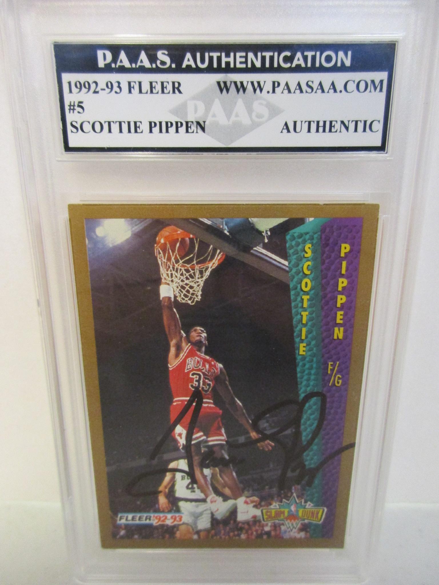 Scottie Pippen of the Chicago Bears signed autographed slabbed sportscard PAAS Holo 521