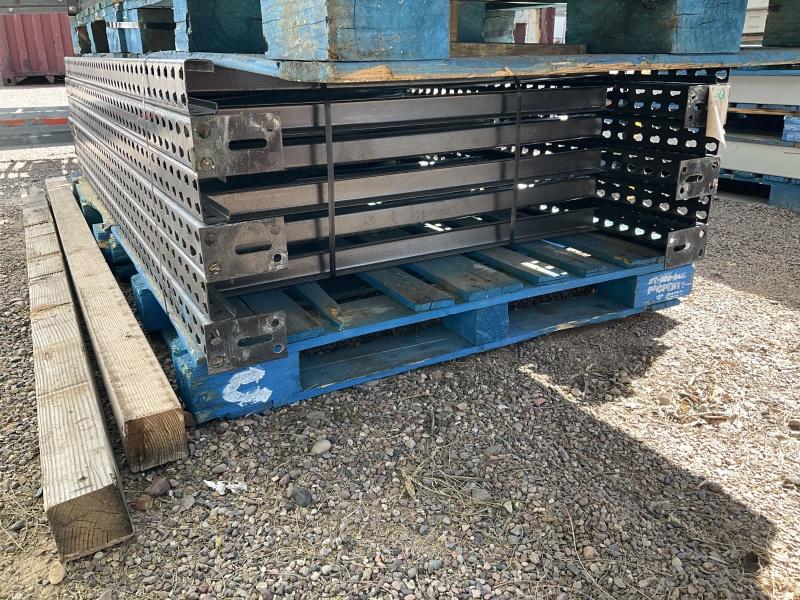 PALLET RACKING UPRIGHTS AND ARMS
