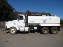 INTERNATIONAL 3600GAL TANDEM AXLE WATER TRUCK