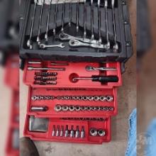 CRAFTSMAN TOOL BOX FULL LIKE NEW