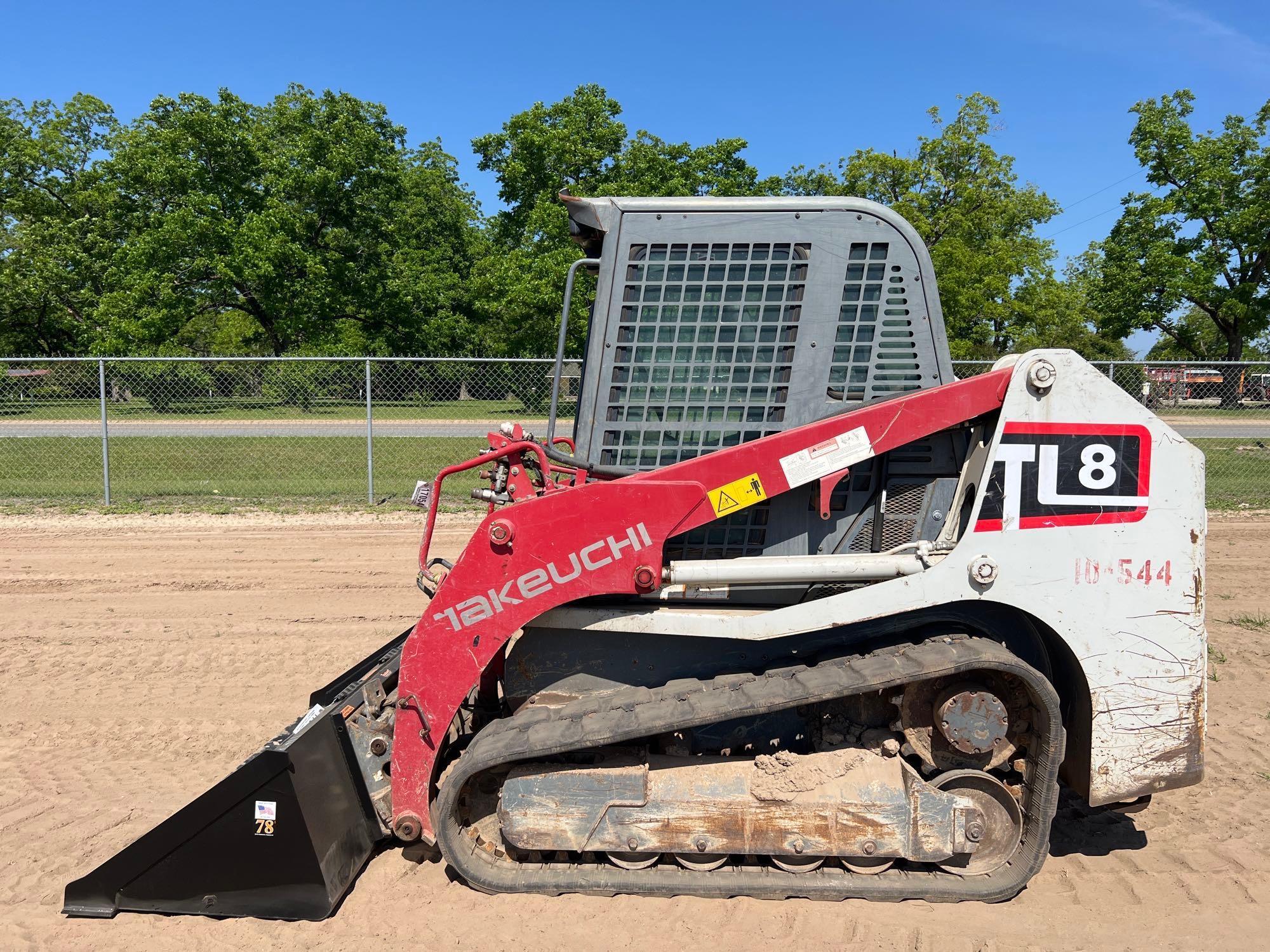 2016 TAKEUCHI TL8 SKID STEER