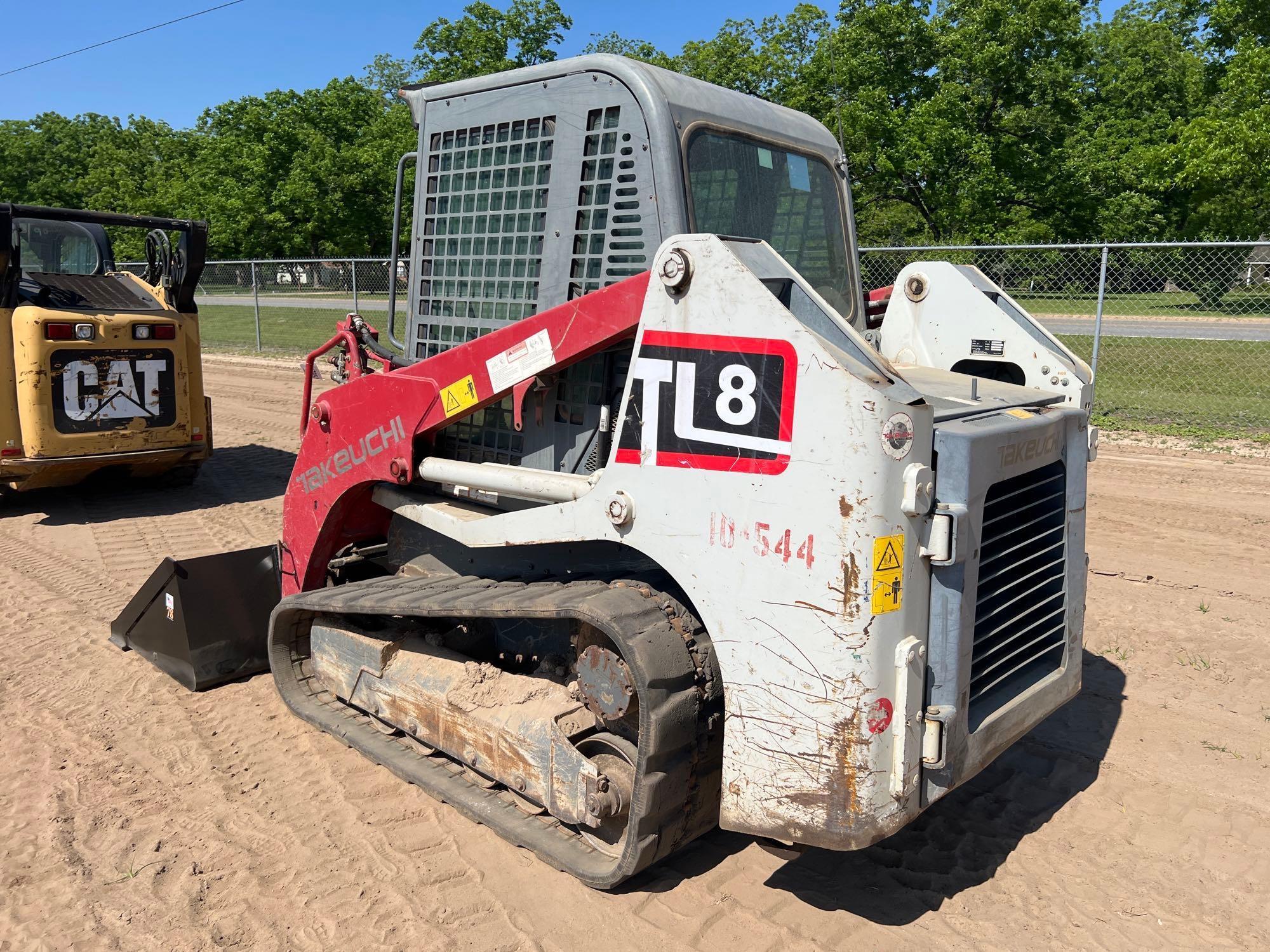 2016 TAKEUCHI TL8 SKID STEER