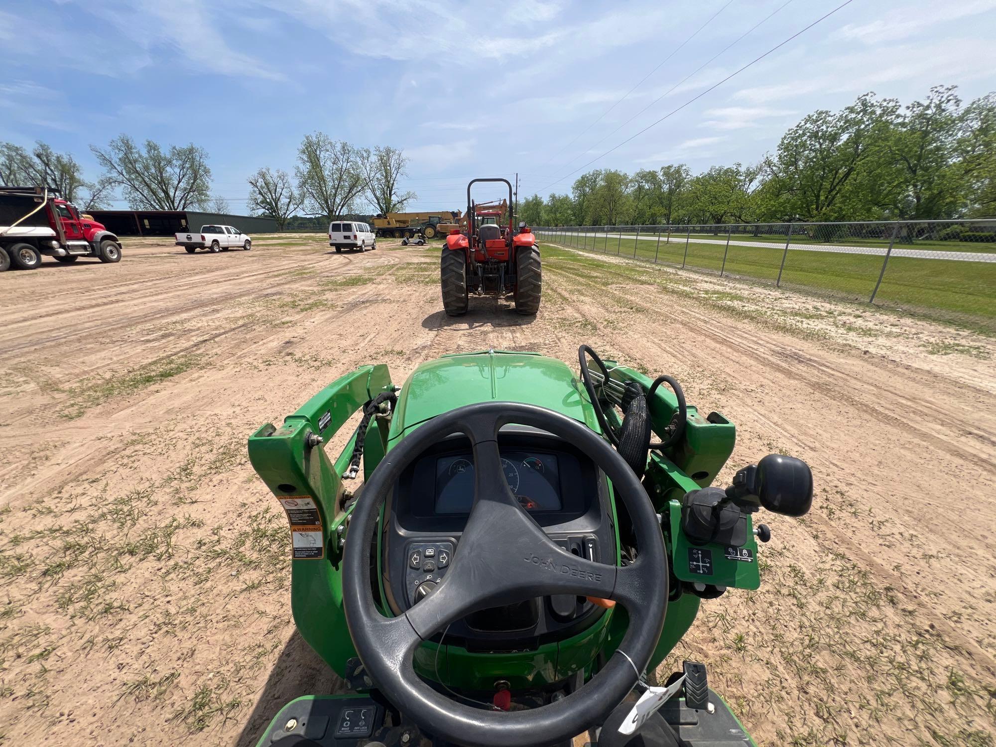 2018 JOHN DEERE 3025E TRACTOR