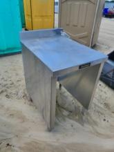 STAINLESS STEEL TABLE