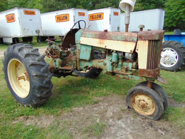 (INOP) JOHN DEERE 430 TRICYCLE FRONT END TRACTOR