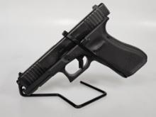 Glock G17 G5 9mm Semi-Auto Luger Pistol - NEW
