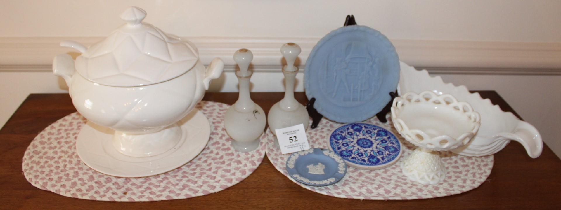 GROUP OF 11 PIECES OF TABLEWARE & DECORATIVES
