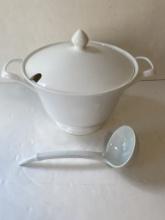 BEAUTIFUL WEDGWOOD LIDDED SOUP TUREEN