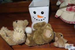 Teddy bears and snowmen