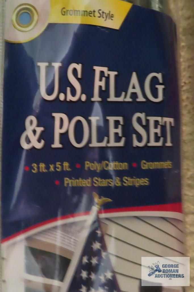 Assorted American flags