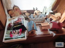 Wood decorative items, religious signs, painted tray, figurines and etc