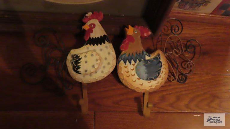 Rooster wall hangings