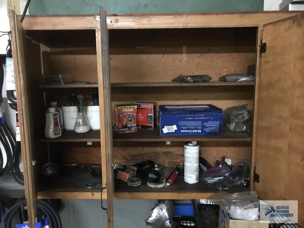 PARTS, ADJUSTABLE RACK, CONTENTS OF CABINETS