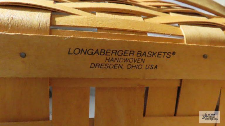 Longaberger gathering basket