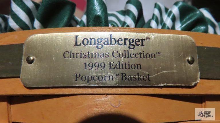 Longaberger wrought iron snowman with 1999 baskets