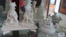 Oriental figurines and Oriental pot
