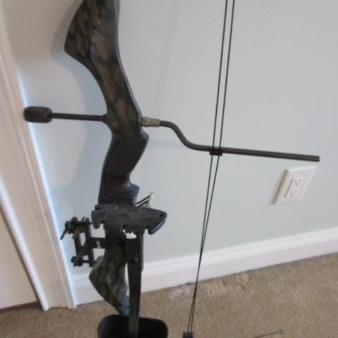 Browning Mirage Hunter M1B9B Compound Bow, Check-It Sights, Quiver,