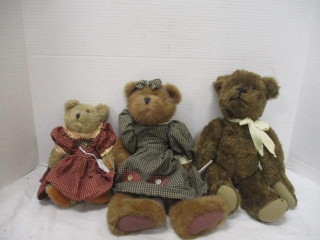 Boyds Bear Girl w/Red Dress (9"), Boyd's Bear 'Emma' (4"), &