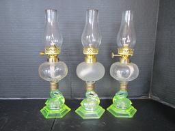 Three 2002 Heartlights Small Swan Post Uranium Glass Oil Lamps